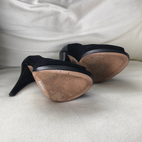 “Bally” brand black kid suede pumps - Picture 3 of 3